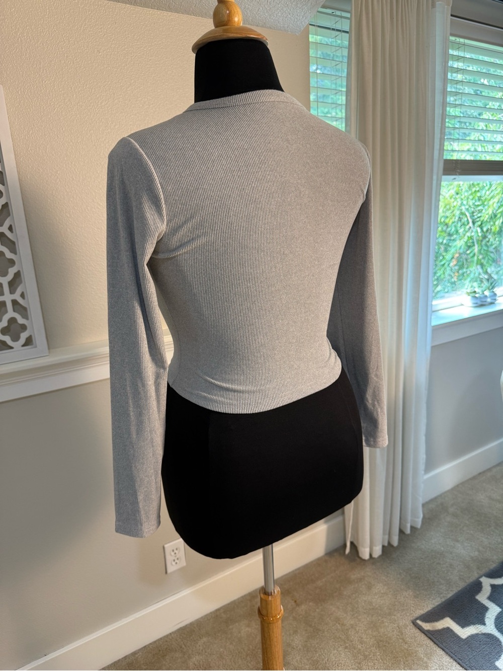 Gray Long-Sleeve Button-Front Ribbed Top - Picture 5 of 7